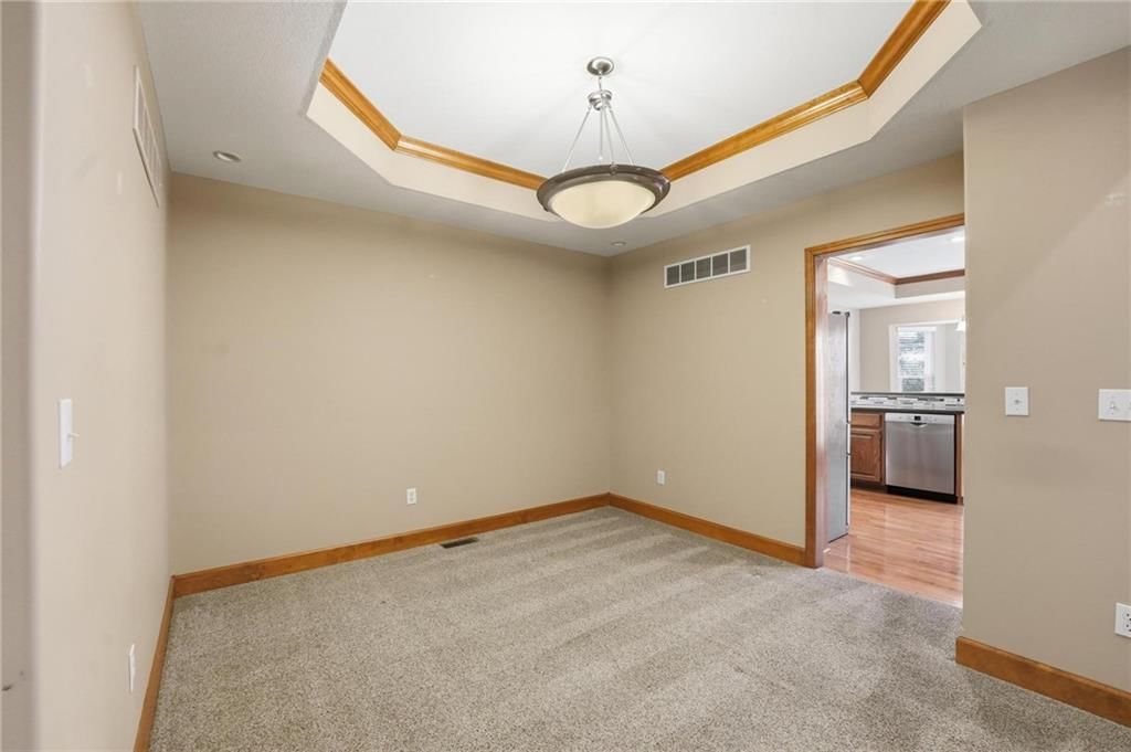 Photo 17 of 51 - 4131 SW Homestead Drive, Lee's Summit, MO 64082