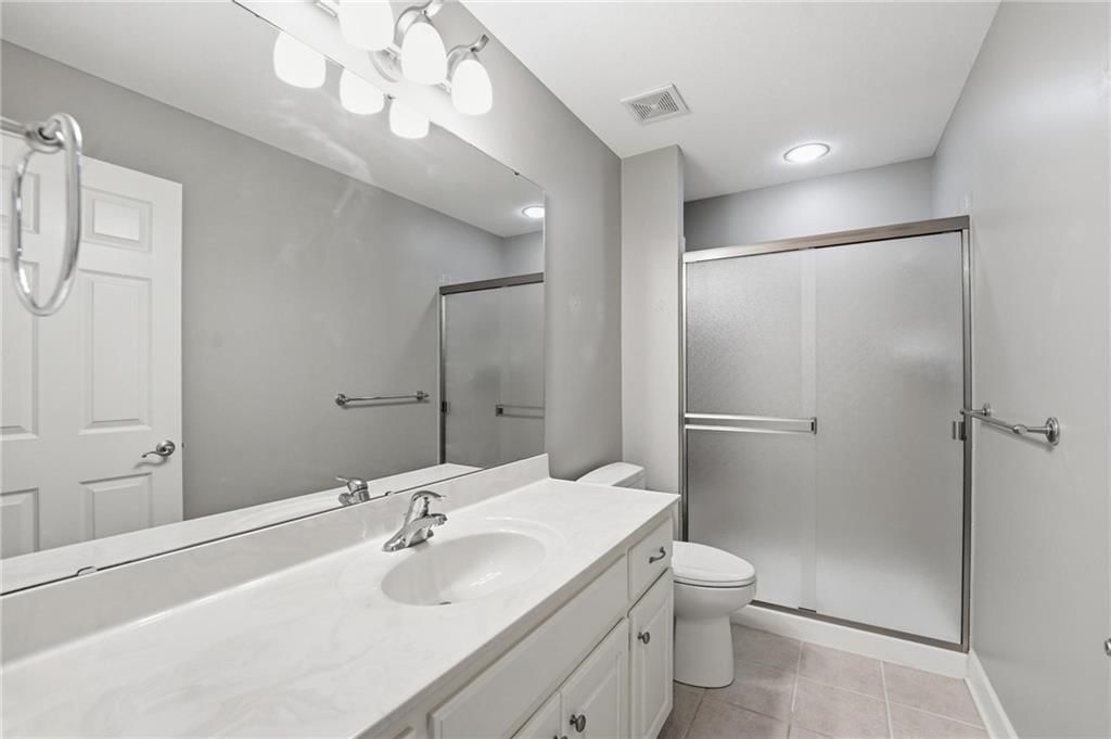 Photo 21 of 51 - 4131 SW Homestead Drive, Lee's Summit, MO 64082
