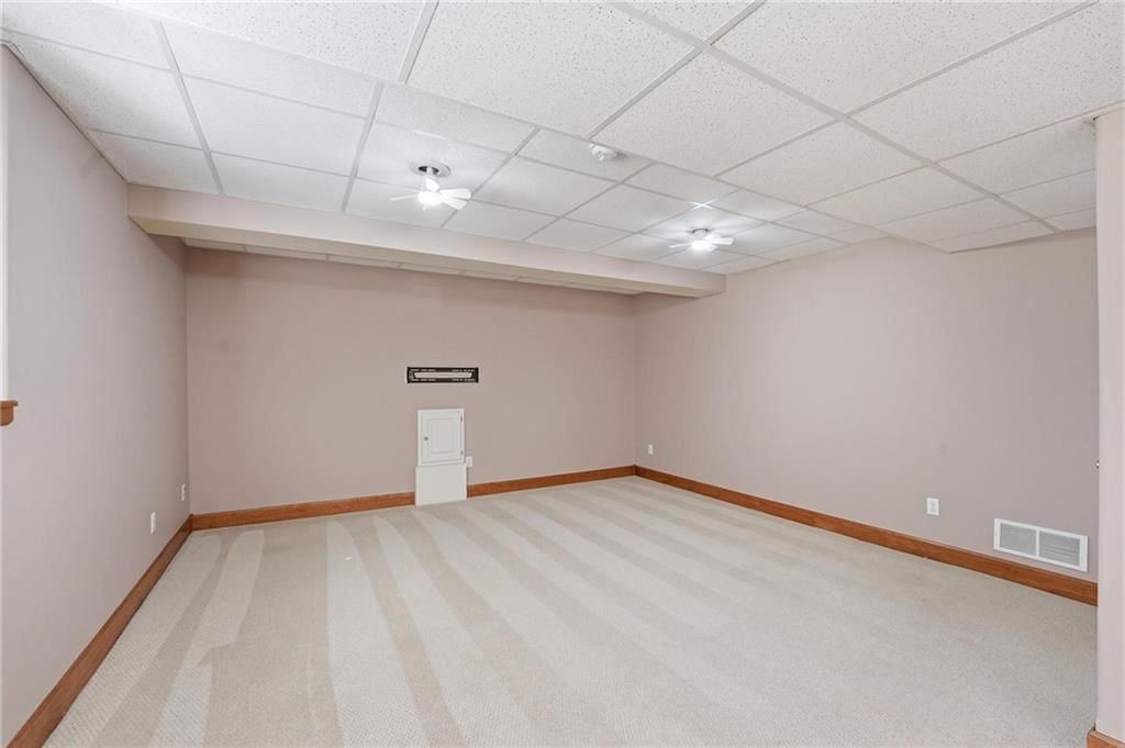 Photo 30 of 51 - 4131 SW Homestead Drive, Lee's Summit, MO 64082
