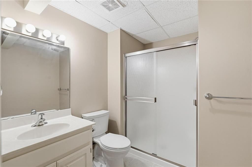 Photo 32 of 51 - 4131 SW Homestead Drive, Lee's Summit, MO 64082