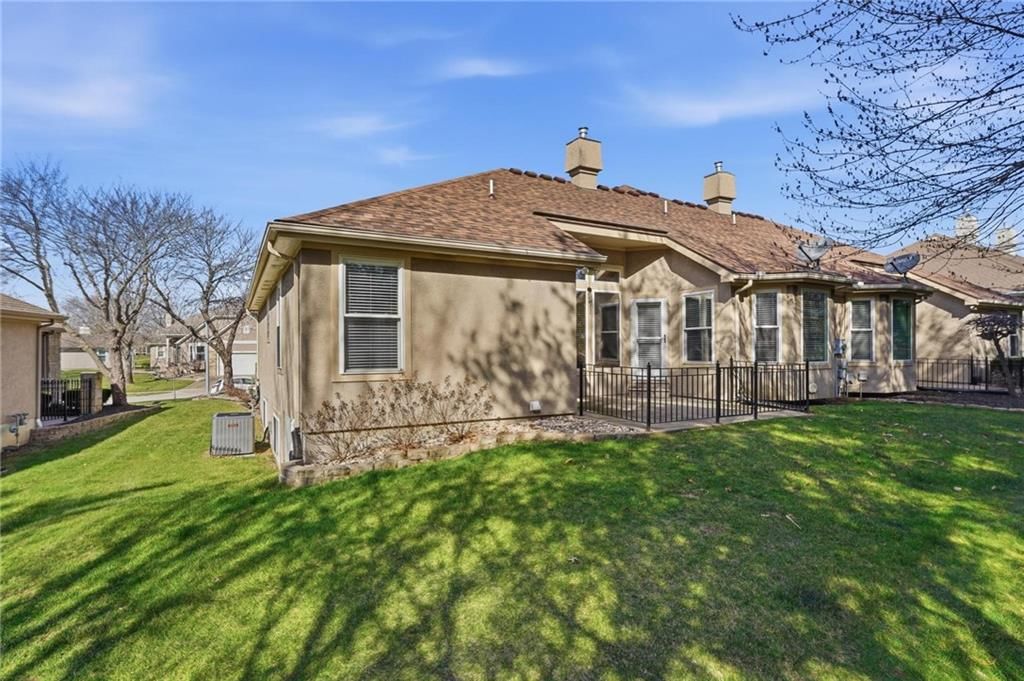Photo 41 of 51 - 4131 SW Homestead Drive, Lee's Summit, MO 64082