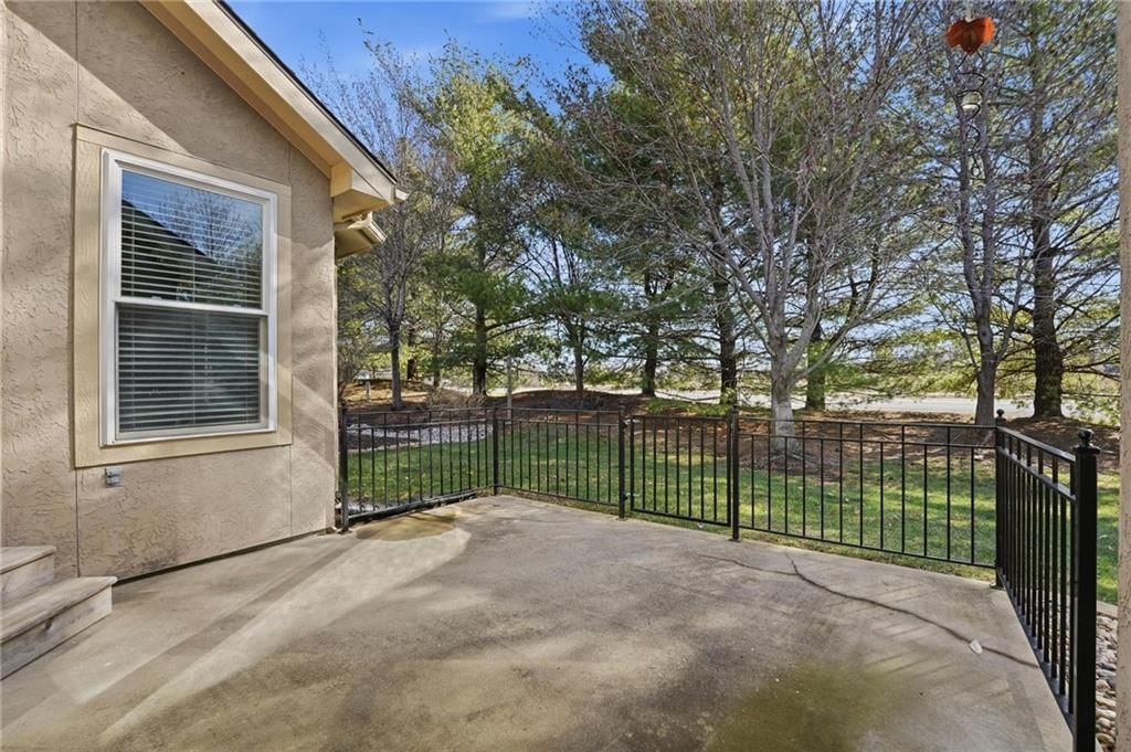 Photo 44 of 51 - 4131 SW Homestead Drive, Lee's Summit, MO 64082
