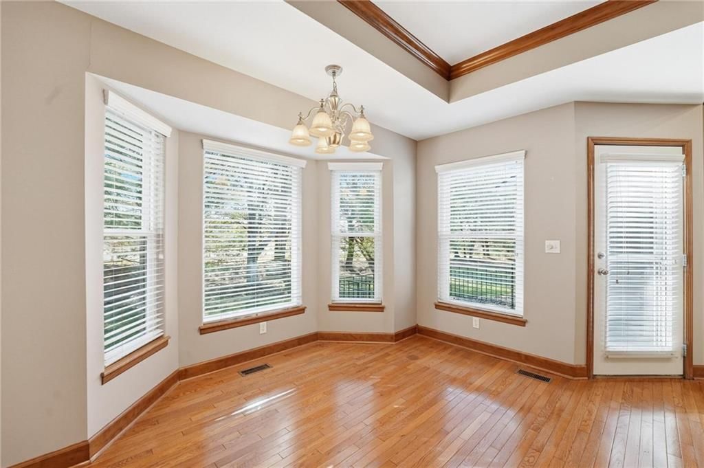 Photo 10 of 51 - 4131 SW Homestead Drive, Lee's Summit, MO 64082