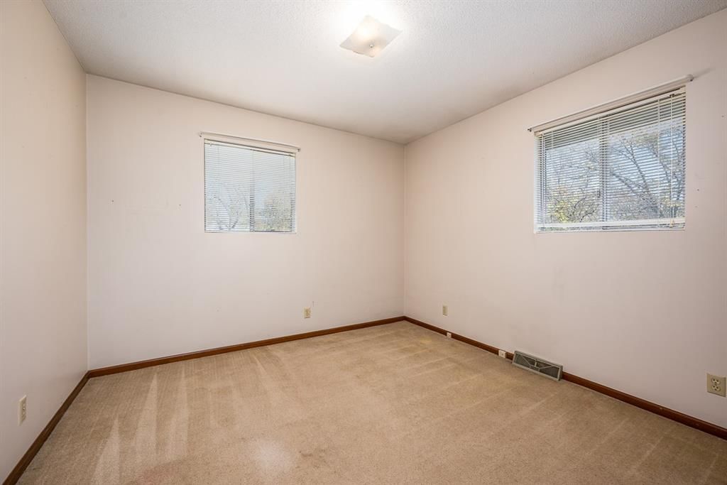 11123 - 11125 Leavenworth Road — photo 17
