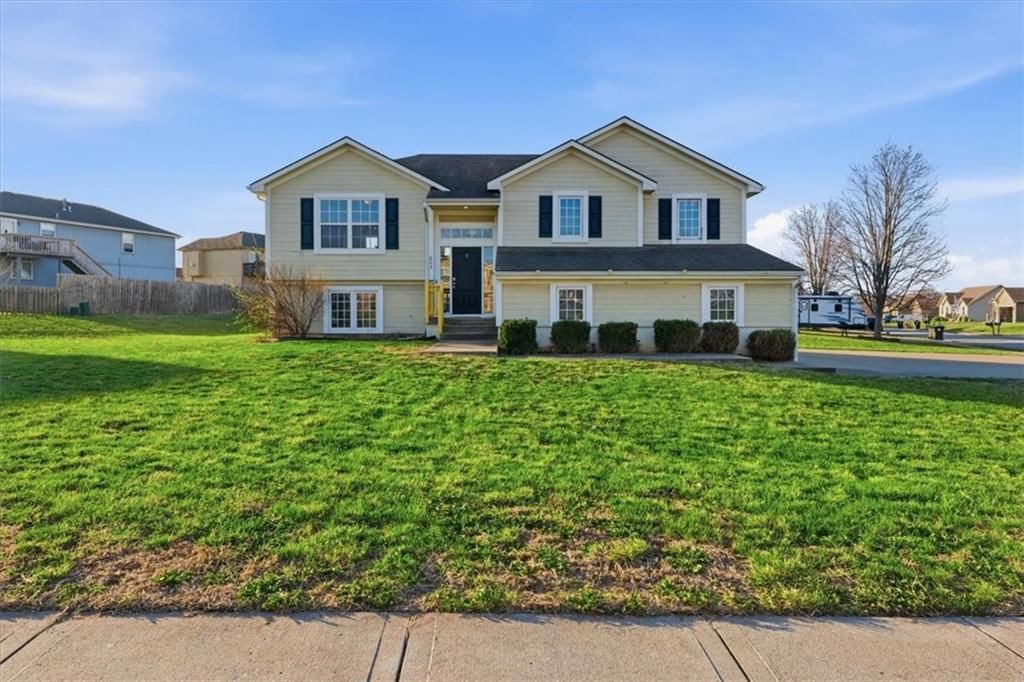 1203 Silver Maple Drive, Belton, MO