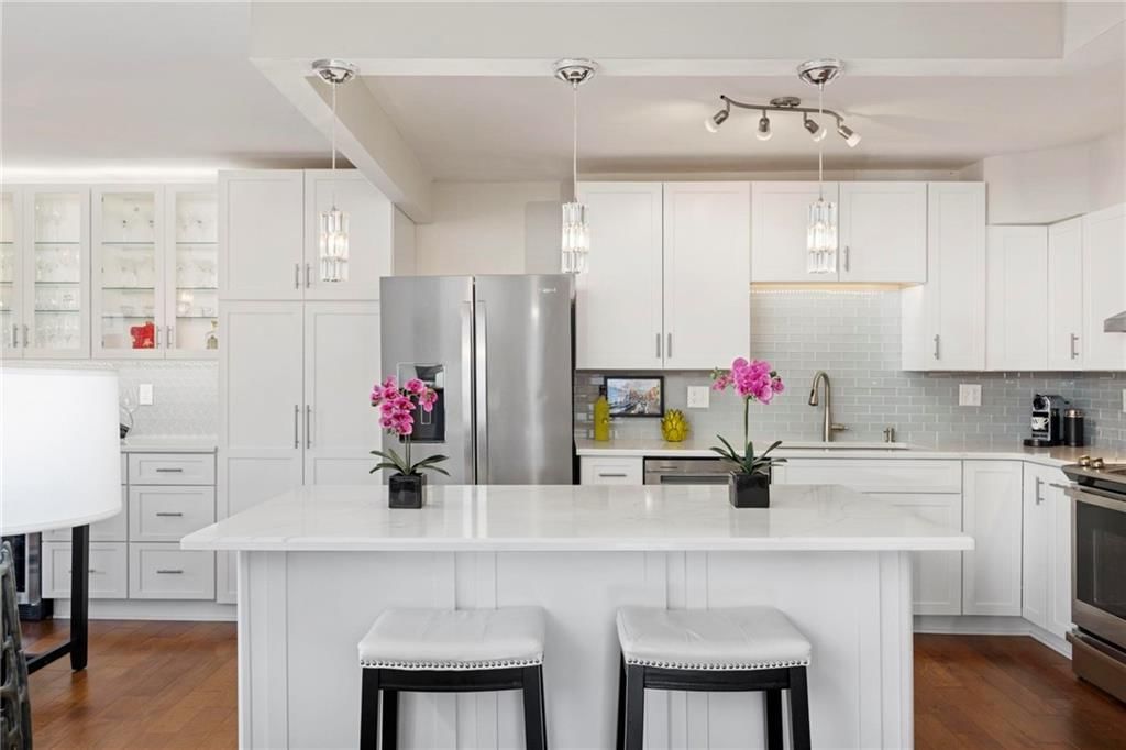 4545 Wornall Road, Kansas City, MO