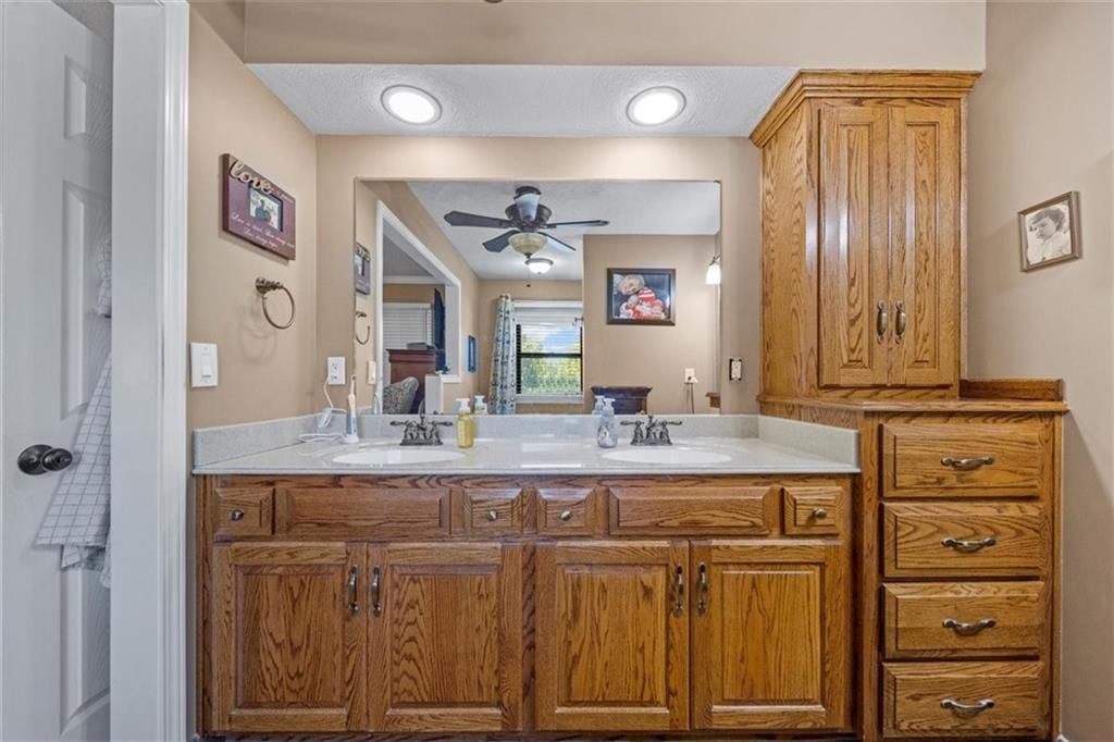 15590 Antioch Road — photo 32