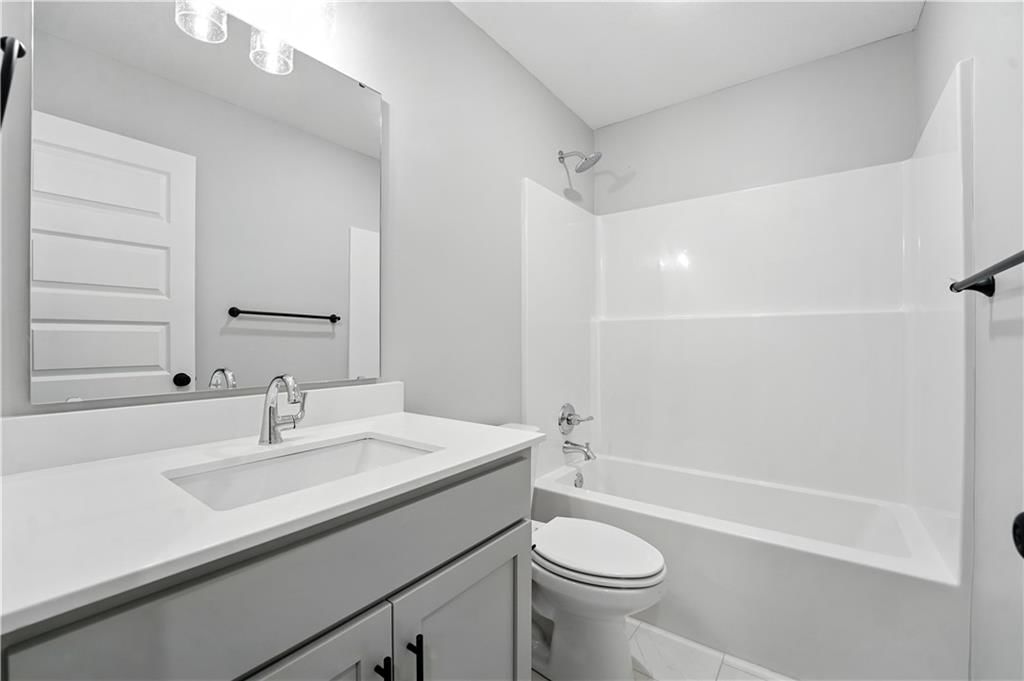 806 Glenn Circle — photo 9