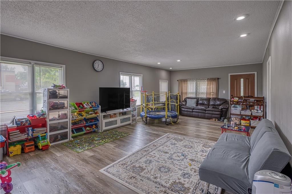 602 N Grand Street — photo 4