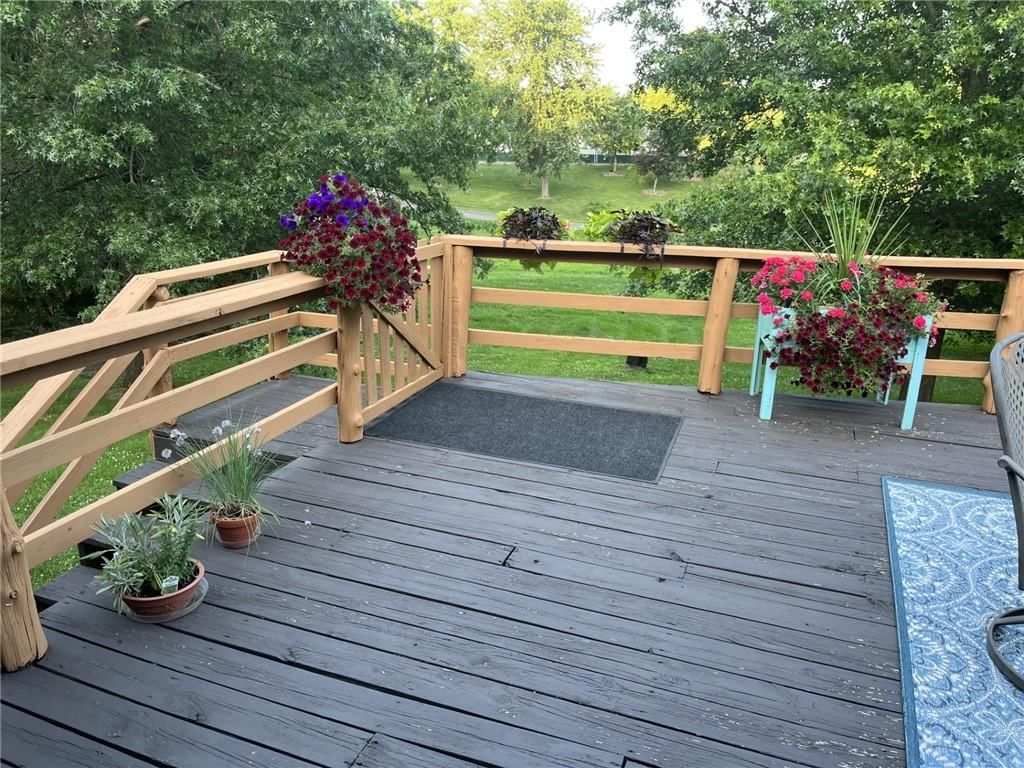220 N Elm Street — photo 3