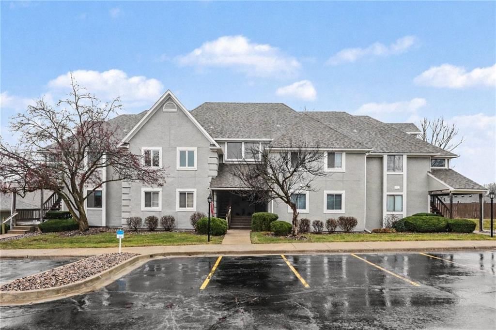 13821 W 58th Terrace, Shawnee, KS