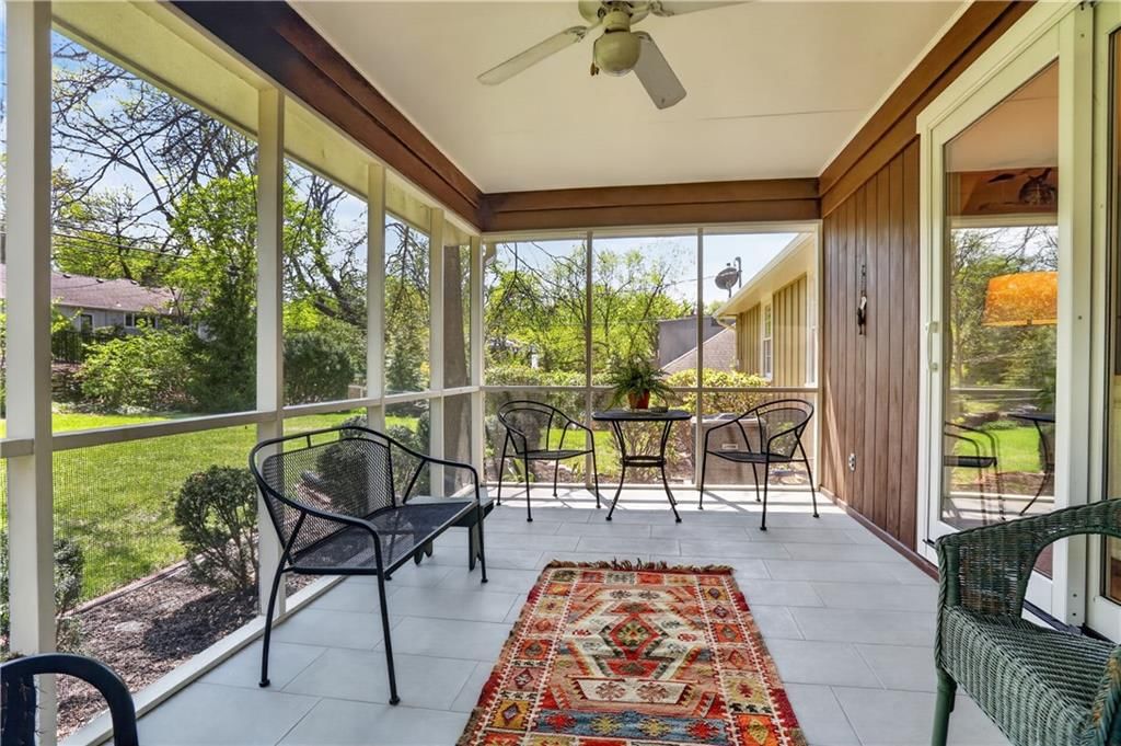 10011 Fontana Lane — photo 24