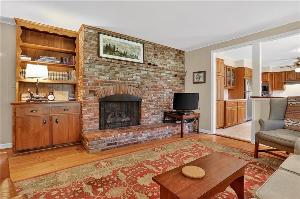 10011 Fontana Lane — photo 9