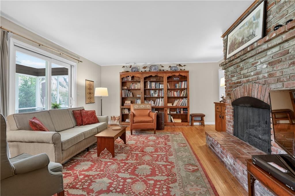 10011 Fontana Lane — photo 10