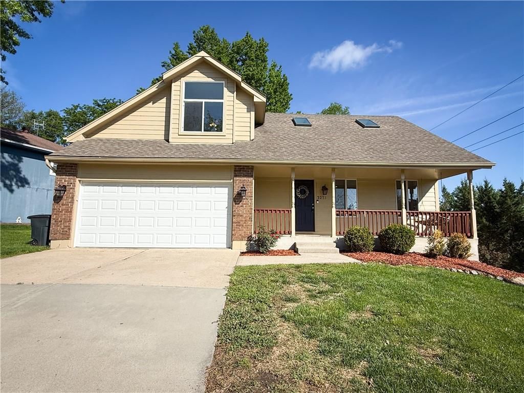 3221 NW Shannon Drive, Blue Springs, MO