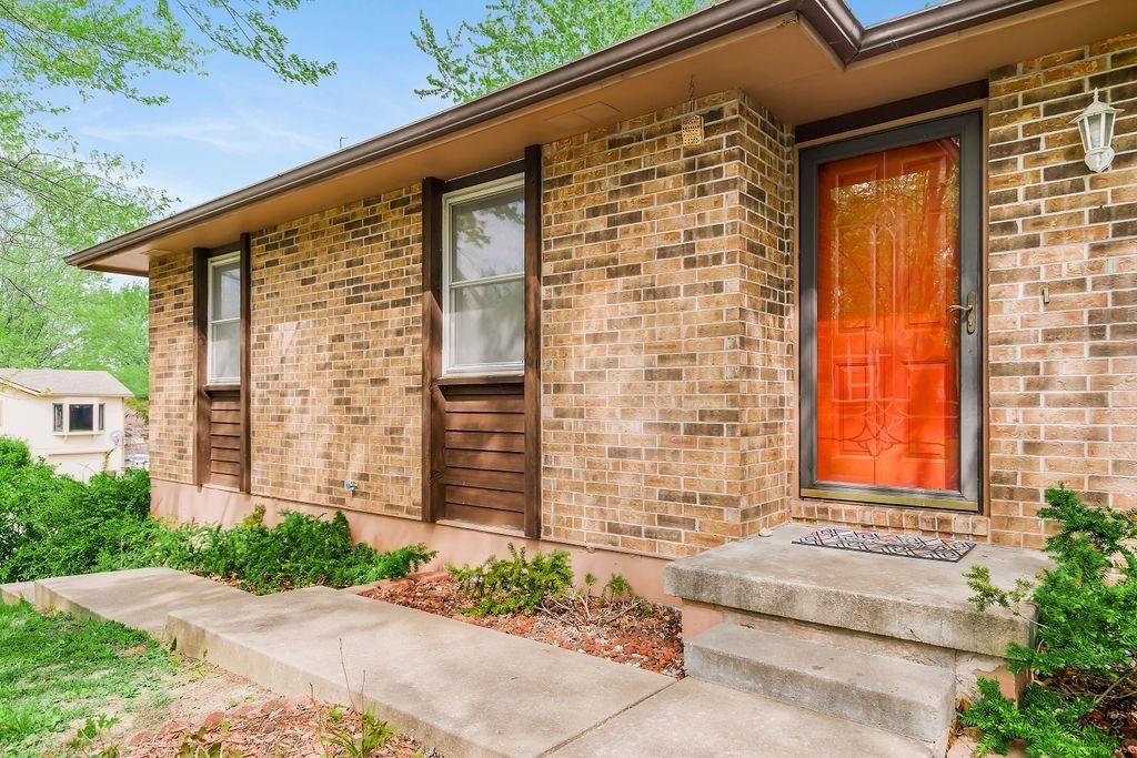 409 Creach Drive, Warrensburg