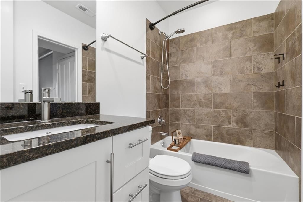 2940 Baltimore Avenue — photo 10