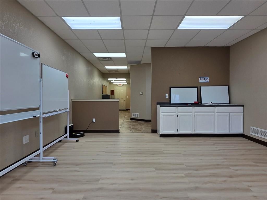 316 E Nelson Street — photo 5