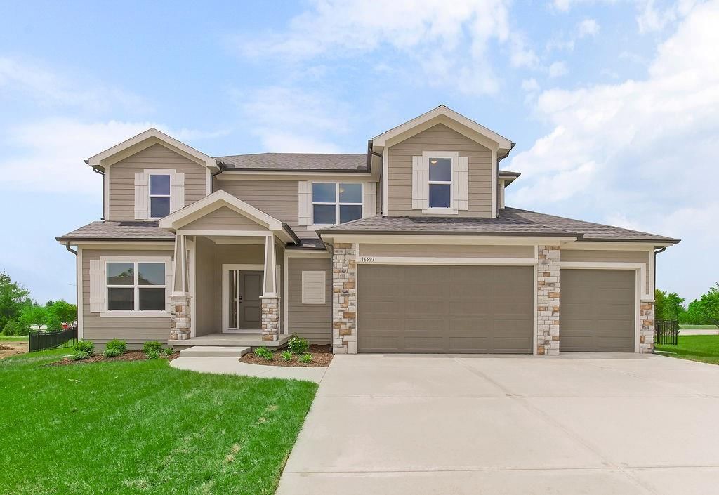 17221 W 164th Terrace, Olathe, KS