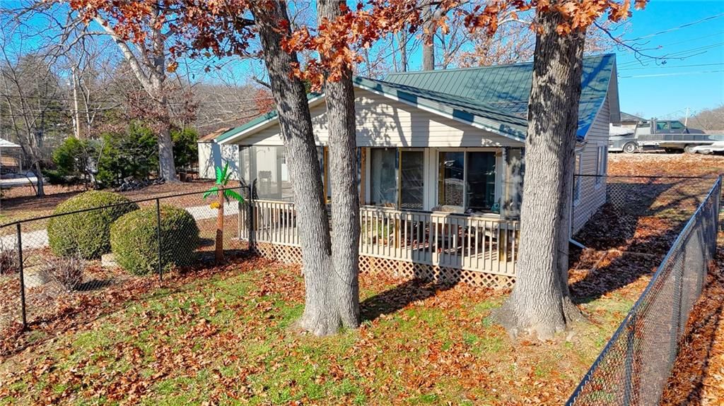 267 Long Acres Drive — photo 2