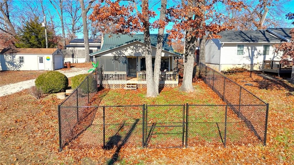 267 Long Acres Drive — photo 3