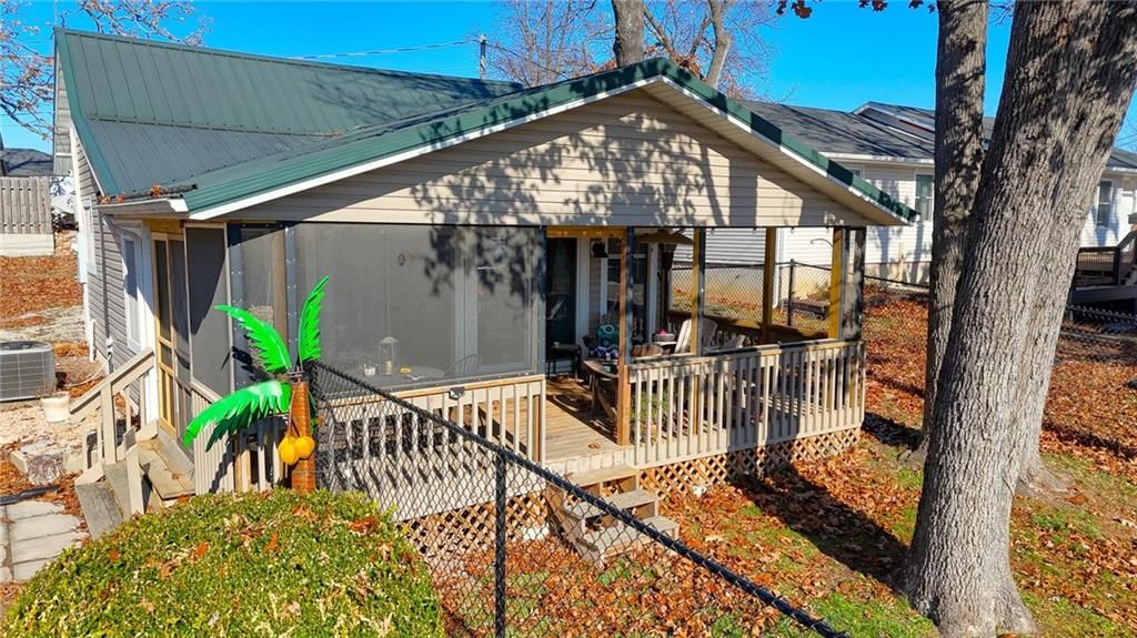 267 Long Acres Drive — photo 5