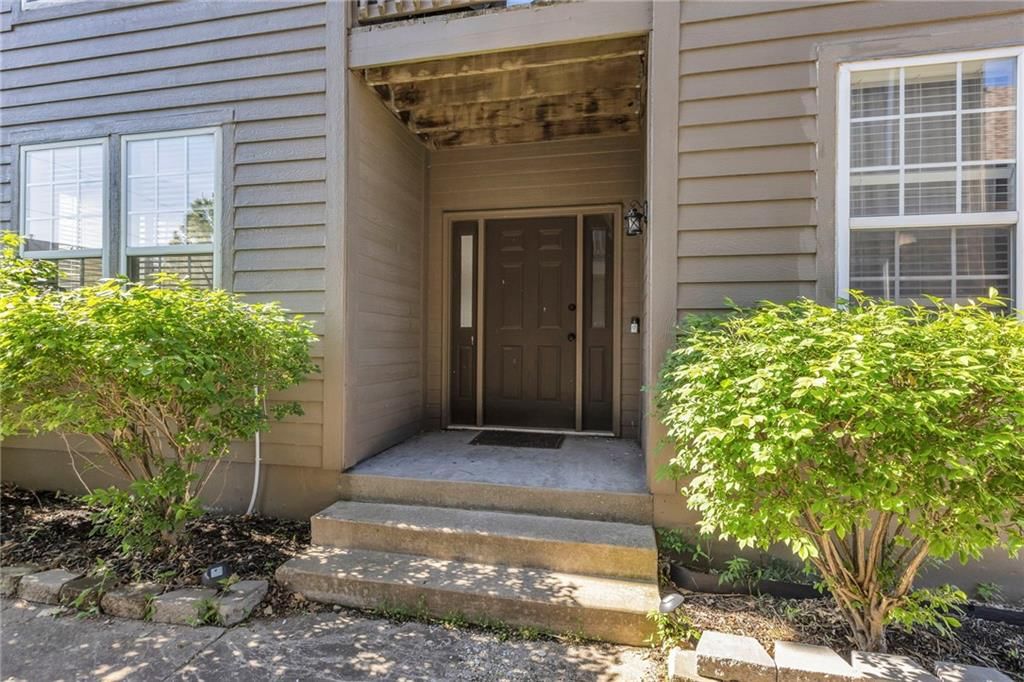 408 Eisenhower Road — photo 1