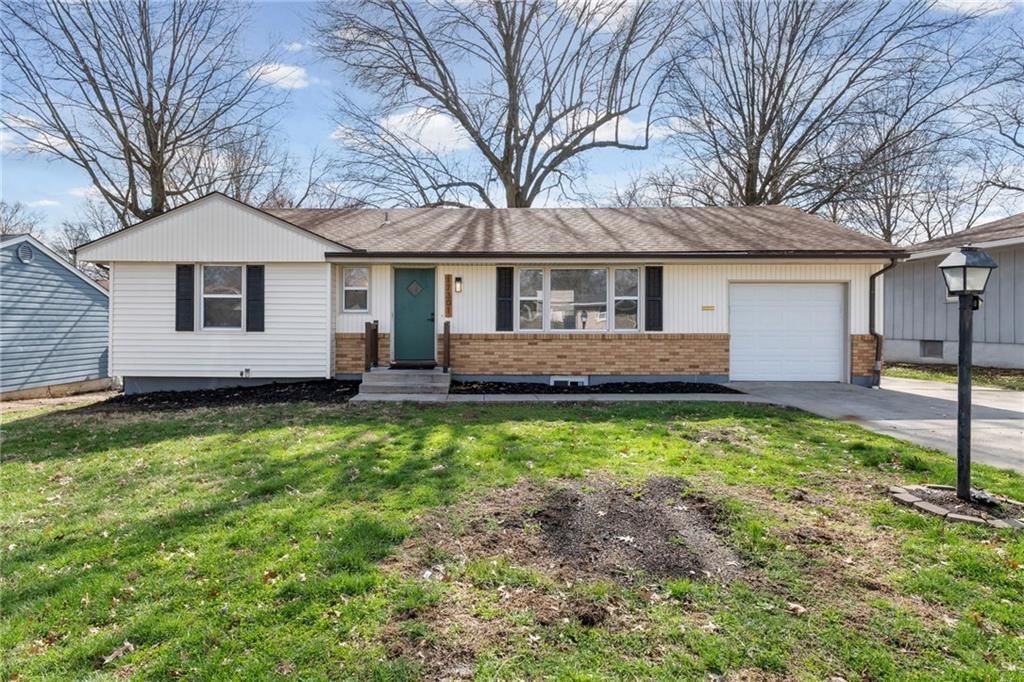 17301 E Cheyenne Drive, Independence, MO