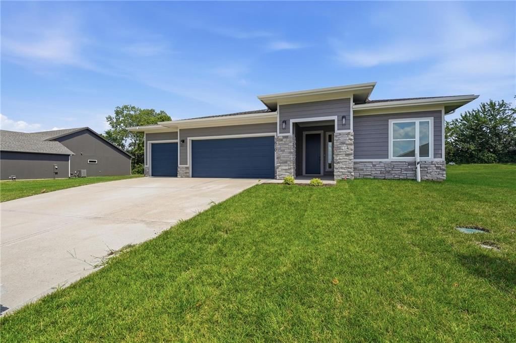 1810 Halls Creek Avenue — photo 29