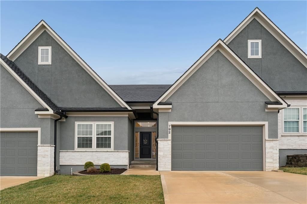 792 NE Algonquin Street, Lee's Summit, MO
