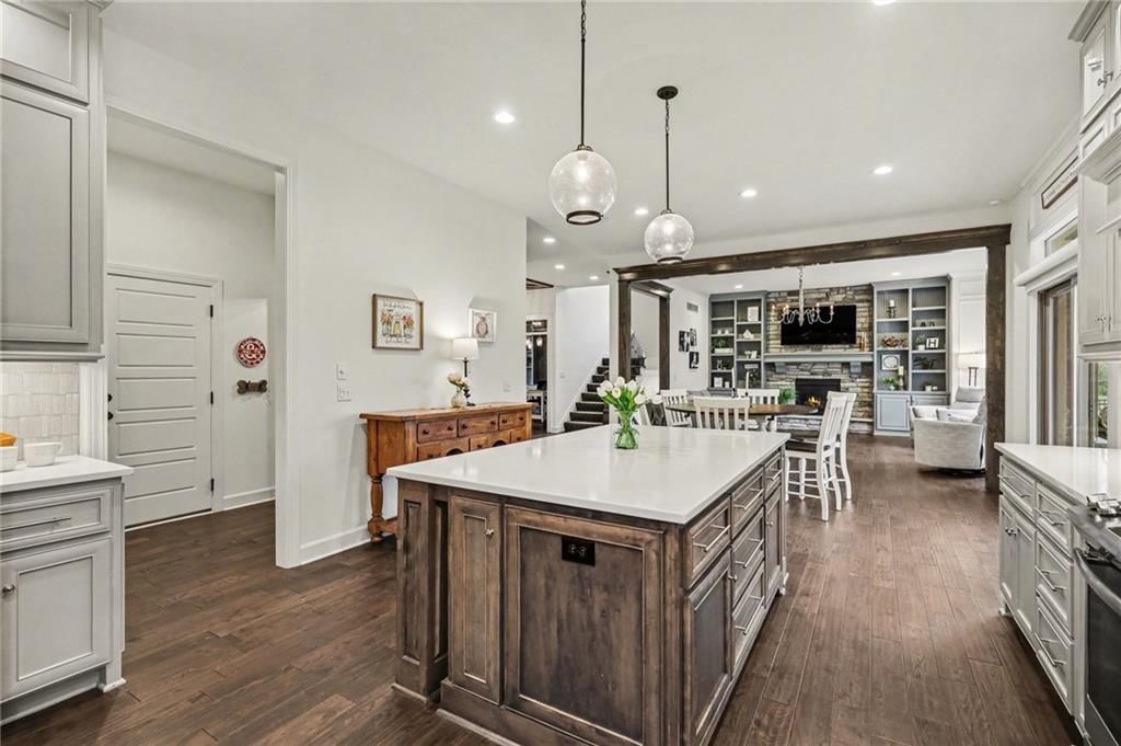 Photo 12 of 38 - 15945 W 165th Street