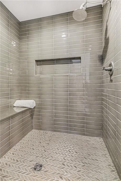 Photo 19 of 38 - 15945 W 165th Street