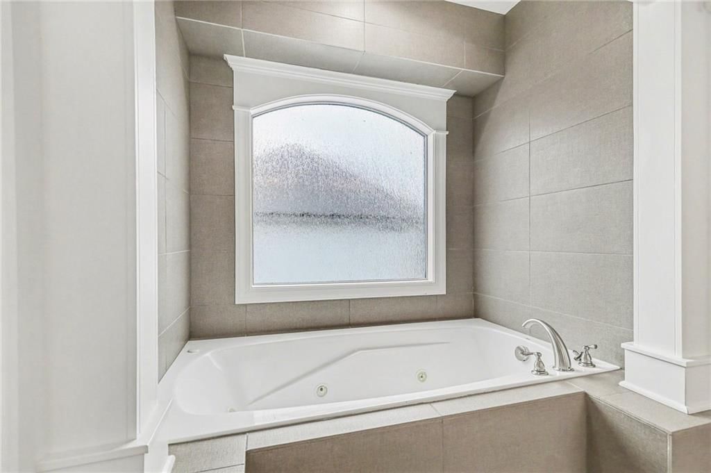 Photo 20 of 38 - 15945 W 165th Street