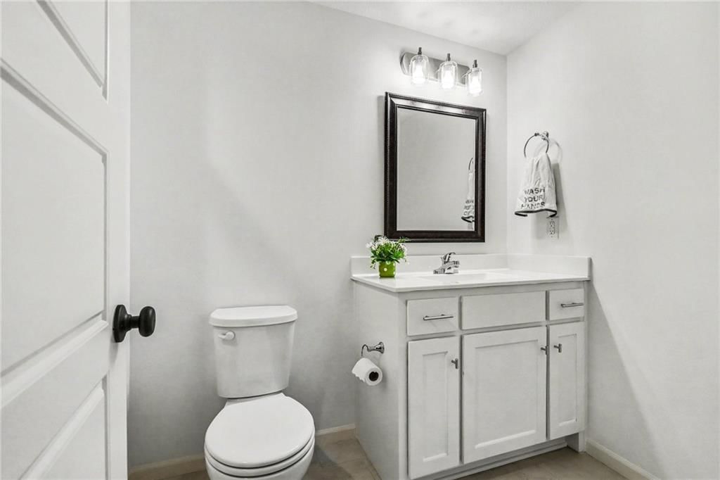 Photo 24 of 38 - 15945 W 165th Street