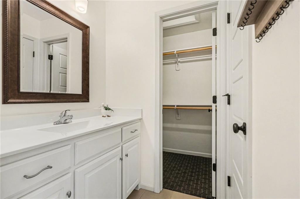 Photo 25 of 38 - 15945 W 165th Street