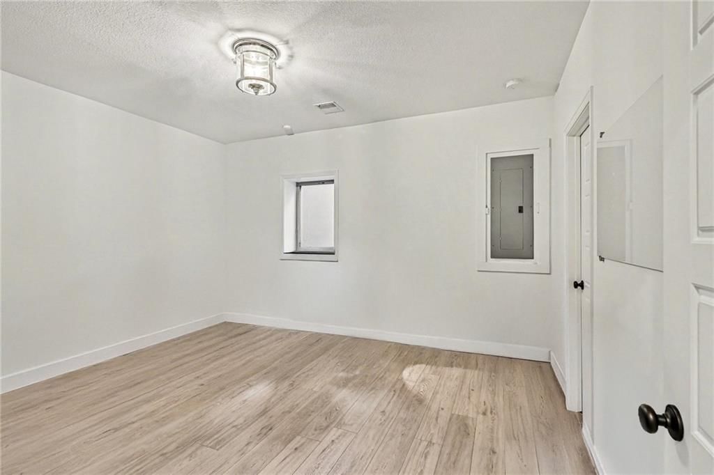 Photo 34 of 38 - 15945 W 165th Street