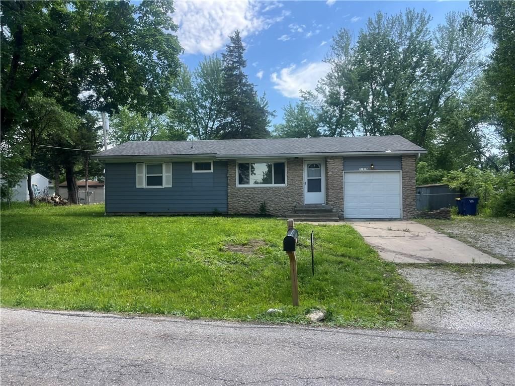 33915 W 83rd Street, De Soto, KS
