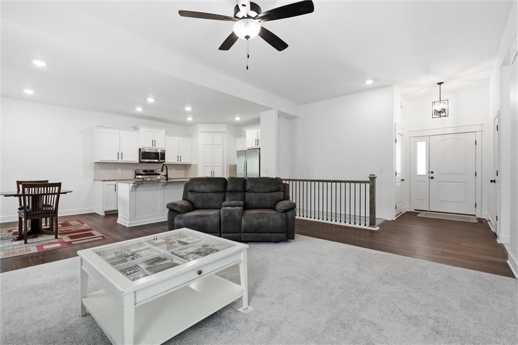 204 S MARIMACK Court — photo 8