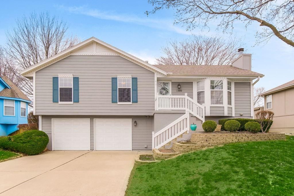 1300 NE Magnolia Street, Lee's Summit, MO