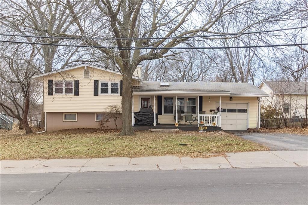 1903 NE 65th Street, Gladstone, MO