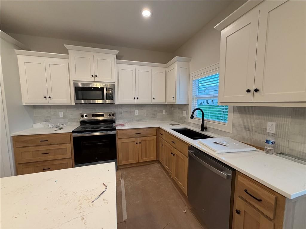 28601 W 161st Terrace — photo 4