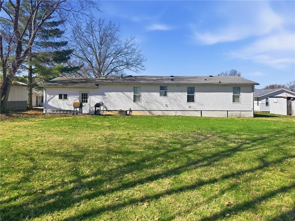 205 N Macon Street — photo 2