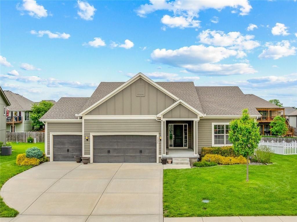 1206 Johnston Drive, Raymore, MO