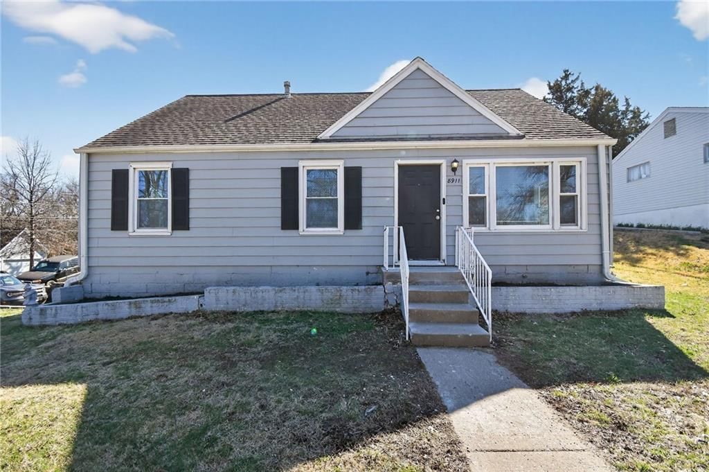 8911 E 29th Street, Kansas City, MO