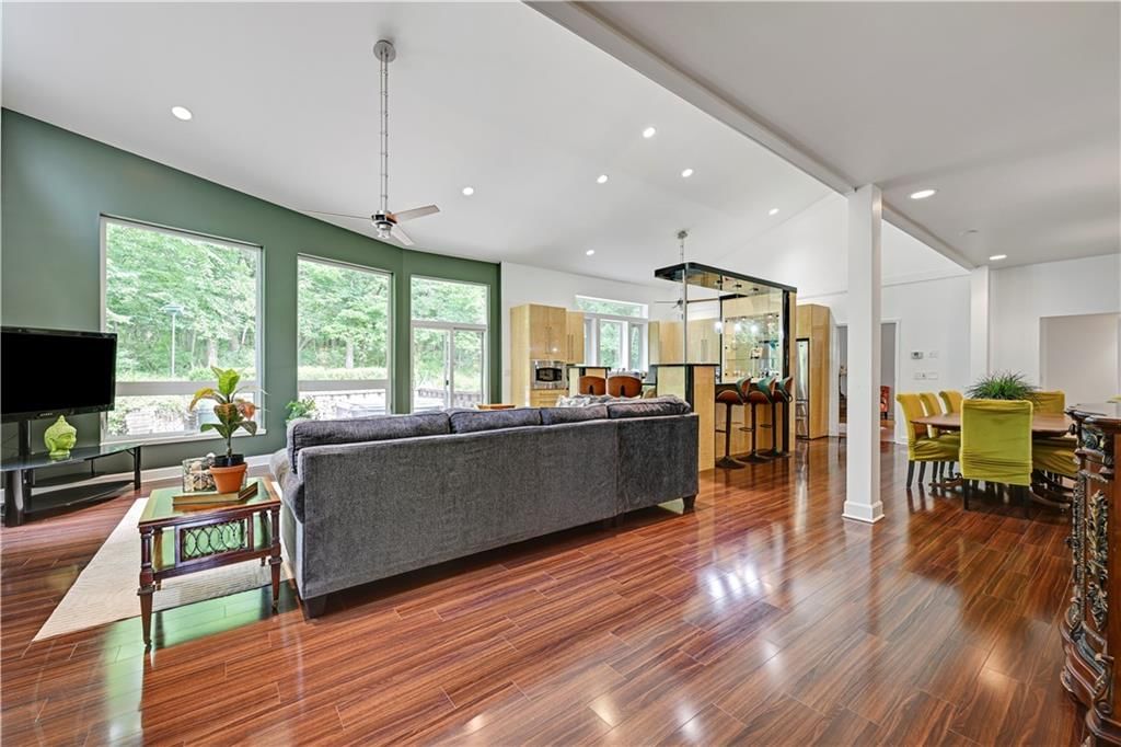 52 G Street — photo 6