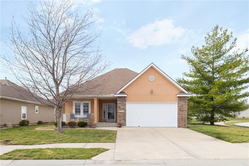 4756 SW Leafwing Drive, Lee's Summit, MO