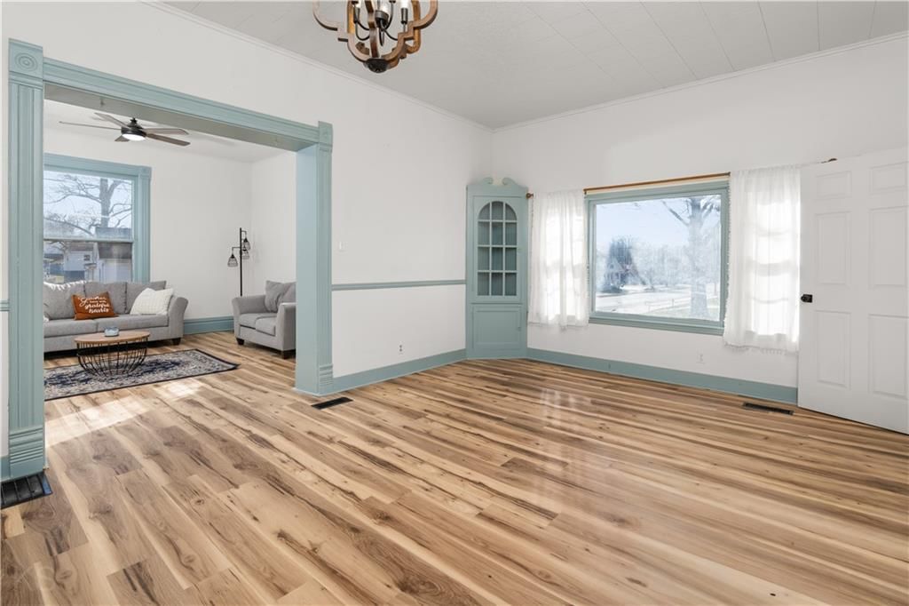 301 E Mitchell Street — photo 5