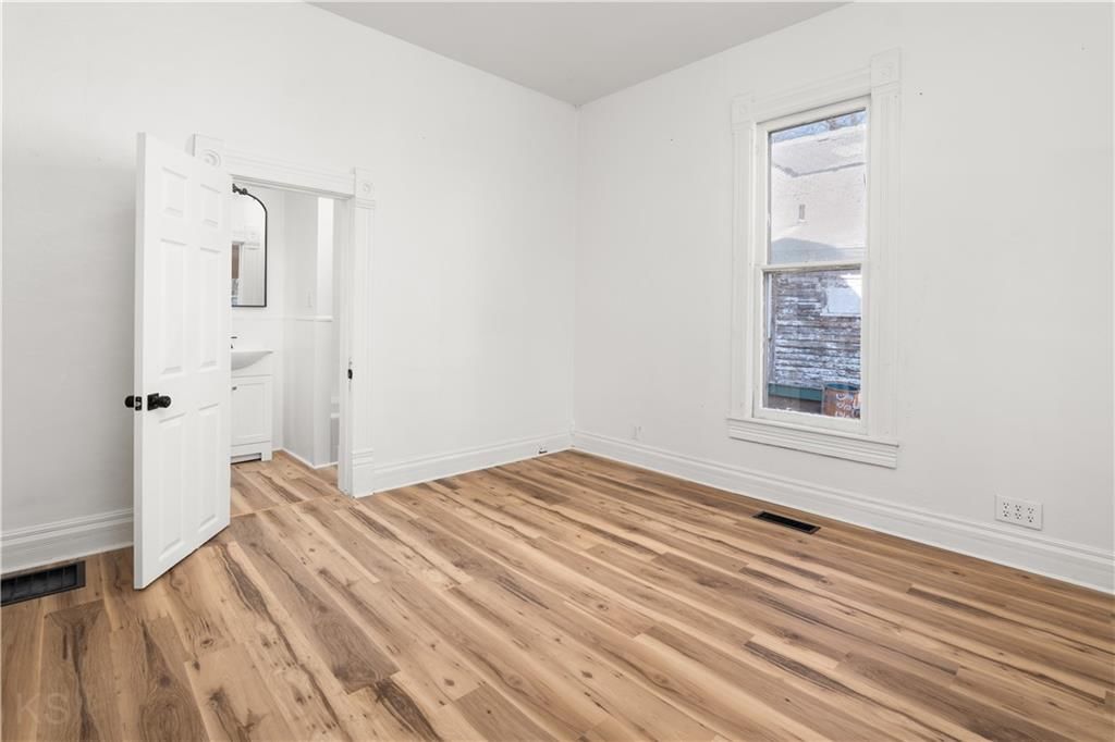 301 E Mitchell Street — photo 7