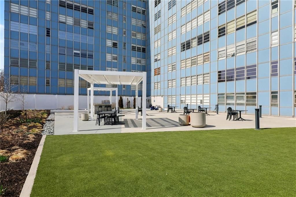 333 W Meyer Boulevard, Kansas City, MO