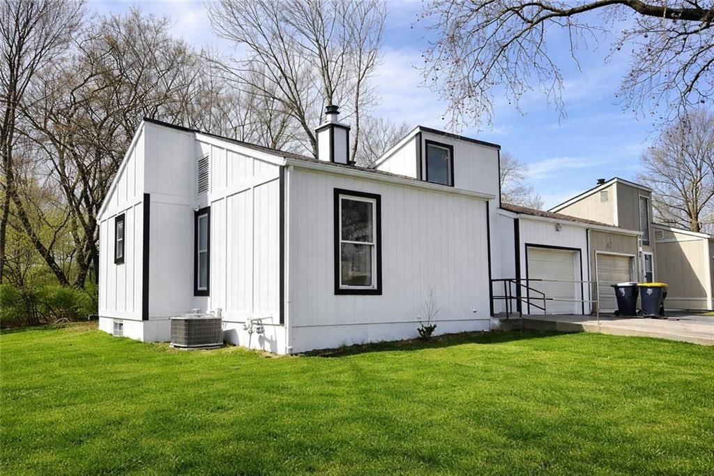 9516 Manning Avenue, Kansas City, MO